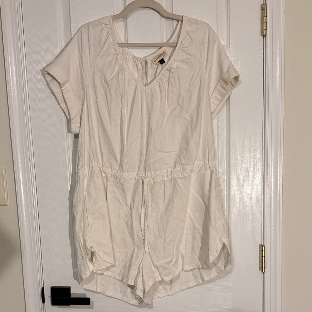 Universal Thread Cream Short Sleeve Romper